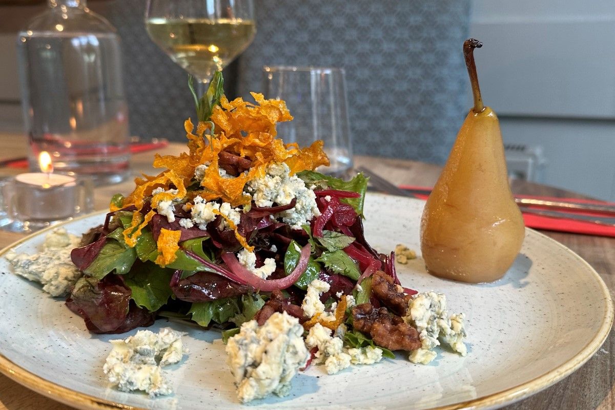 pear & blue cheese salad (Custom)